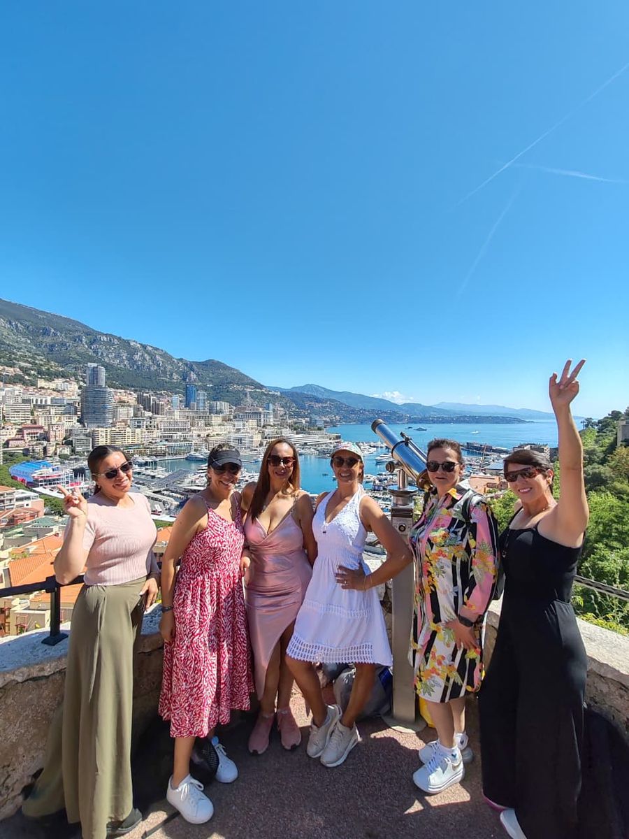 El grupo en el mirador sobre el puerto de Mónaco