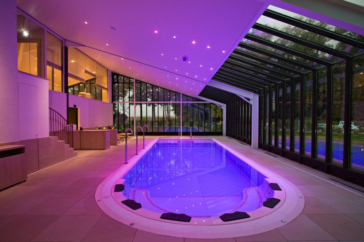 La piscina del spa del Château de Pizay