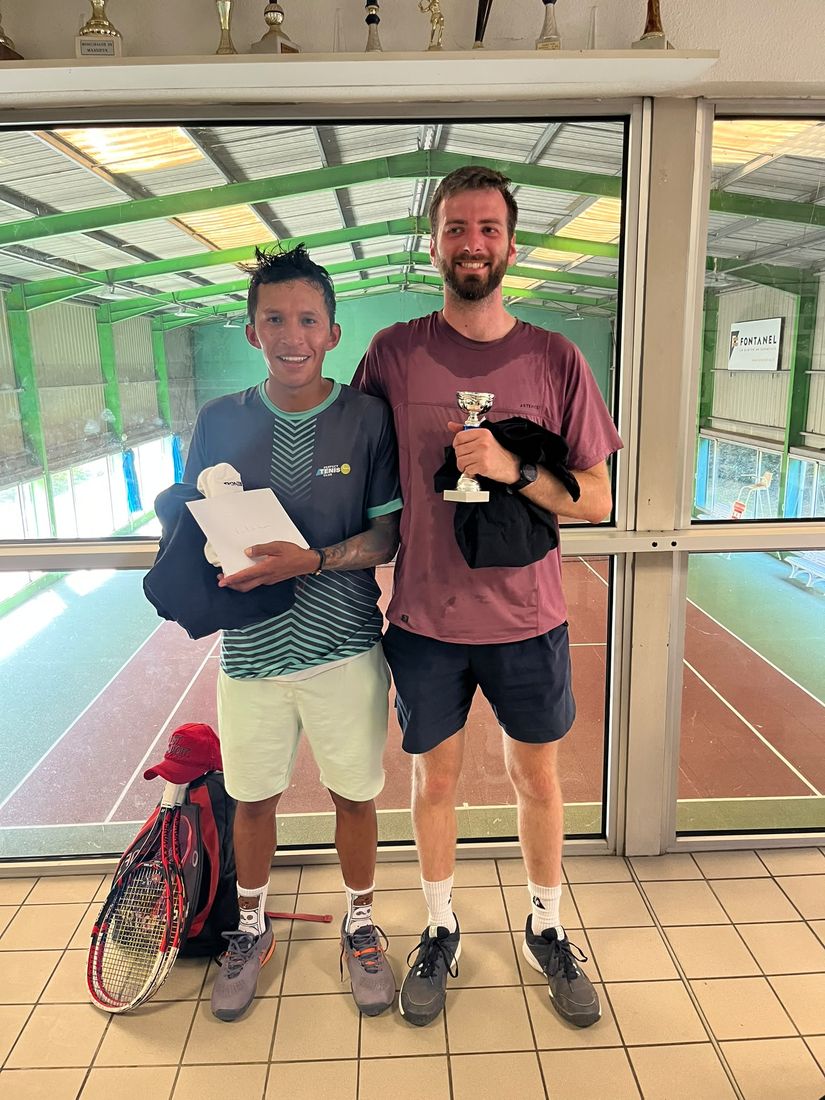 Jugadores de Sport Tennis en la temporada de tenis en Francia
