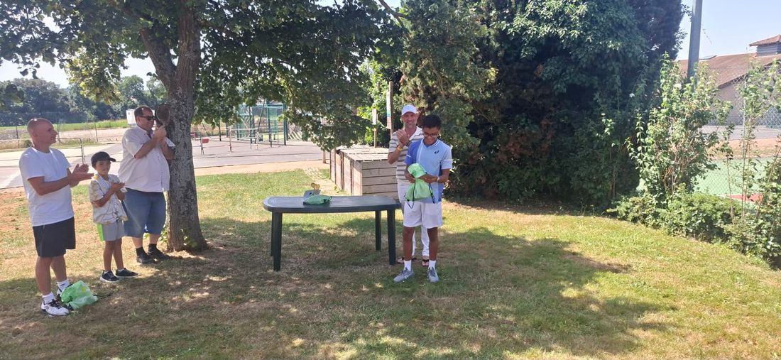 Jugadores de Sport Tennis en la temporada de tenis en Francia